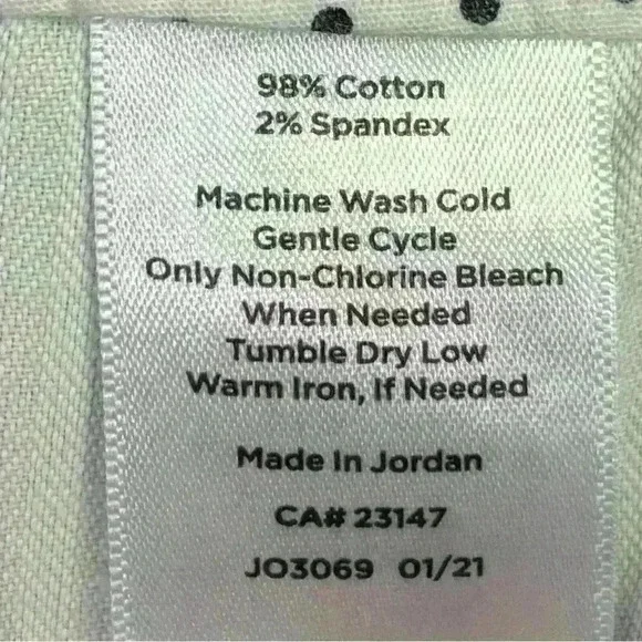 TALBOT’S PERFECT SHORTS SIZE 12 PETITE IN GENTLY USED CONDITION - Picture 5 of 5